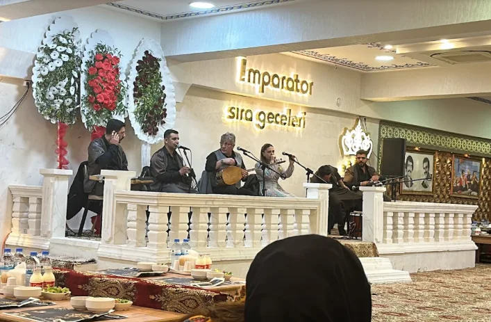 İmparator Sıra Gecesi gerçek mekan fotoğrafı